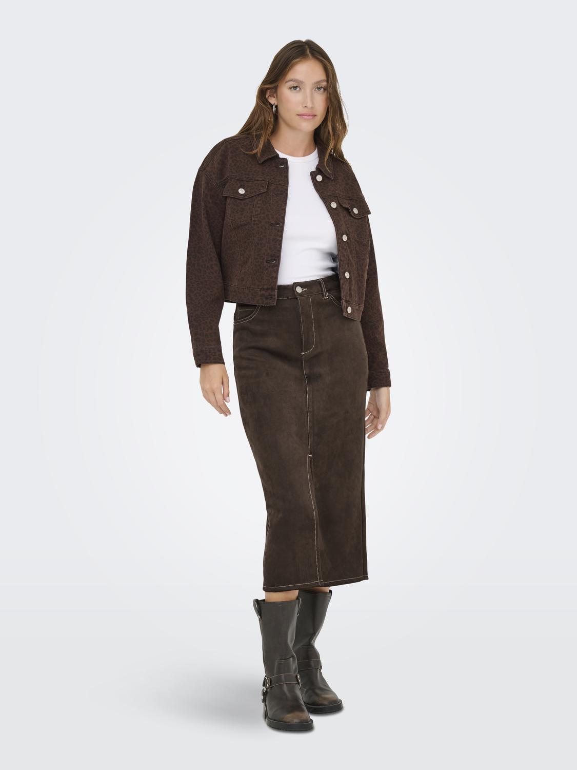 model_shot-front_full